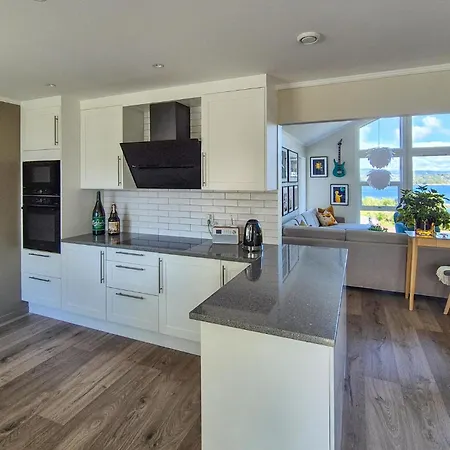 Beautiful In Bjoroyhamn With House Sea View Feriehus Bjoroyna