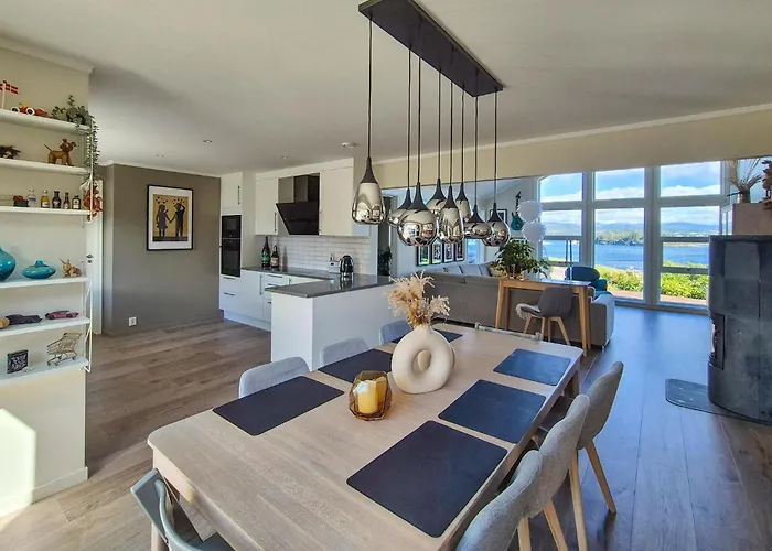 Beautiful In Bjoroyhamn With House Sea View Ferienhaus Bjoroyna