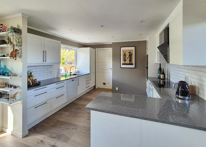 Beautiful In Bjoroyhamn With House Sea View Hébergement de vacances